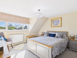 Master bedroom/1- click for photo gallery